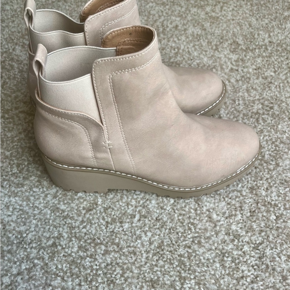DV by Dolce Vita Beige Ankle Booties